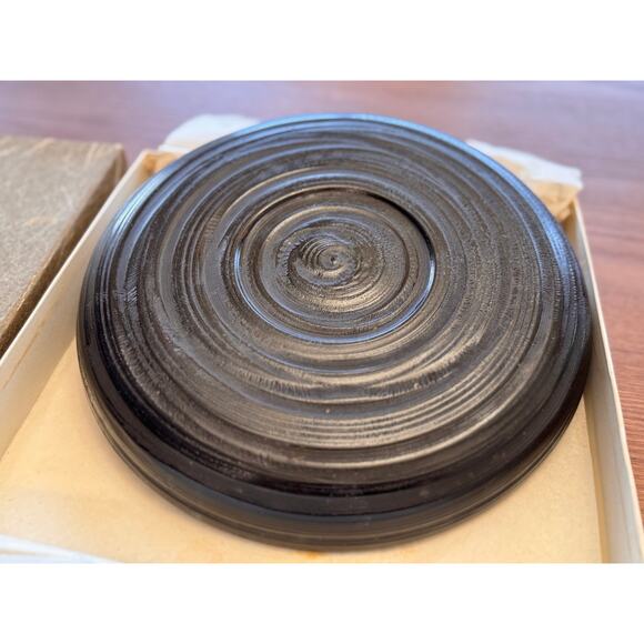 9.5in Vintage Black Urushi-Lacquered Wooden Plate, Japanese Sanuki Shikki - Picture 7 of 17